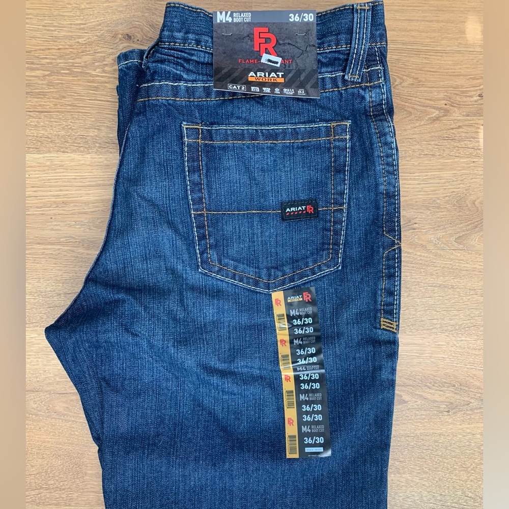 *NWT* Ariat FR M4 Relaxed Boot Cut